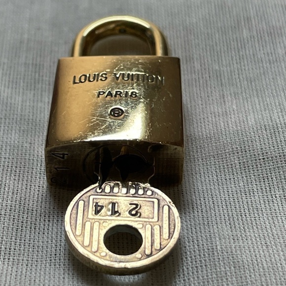 Louis Vuitton Vintage Rare Lock and Key 214 - Picture 2 of 4